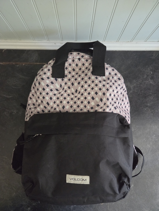 Volcom Handbags - Volcom Pink and Black Patterned Backpack